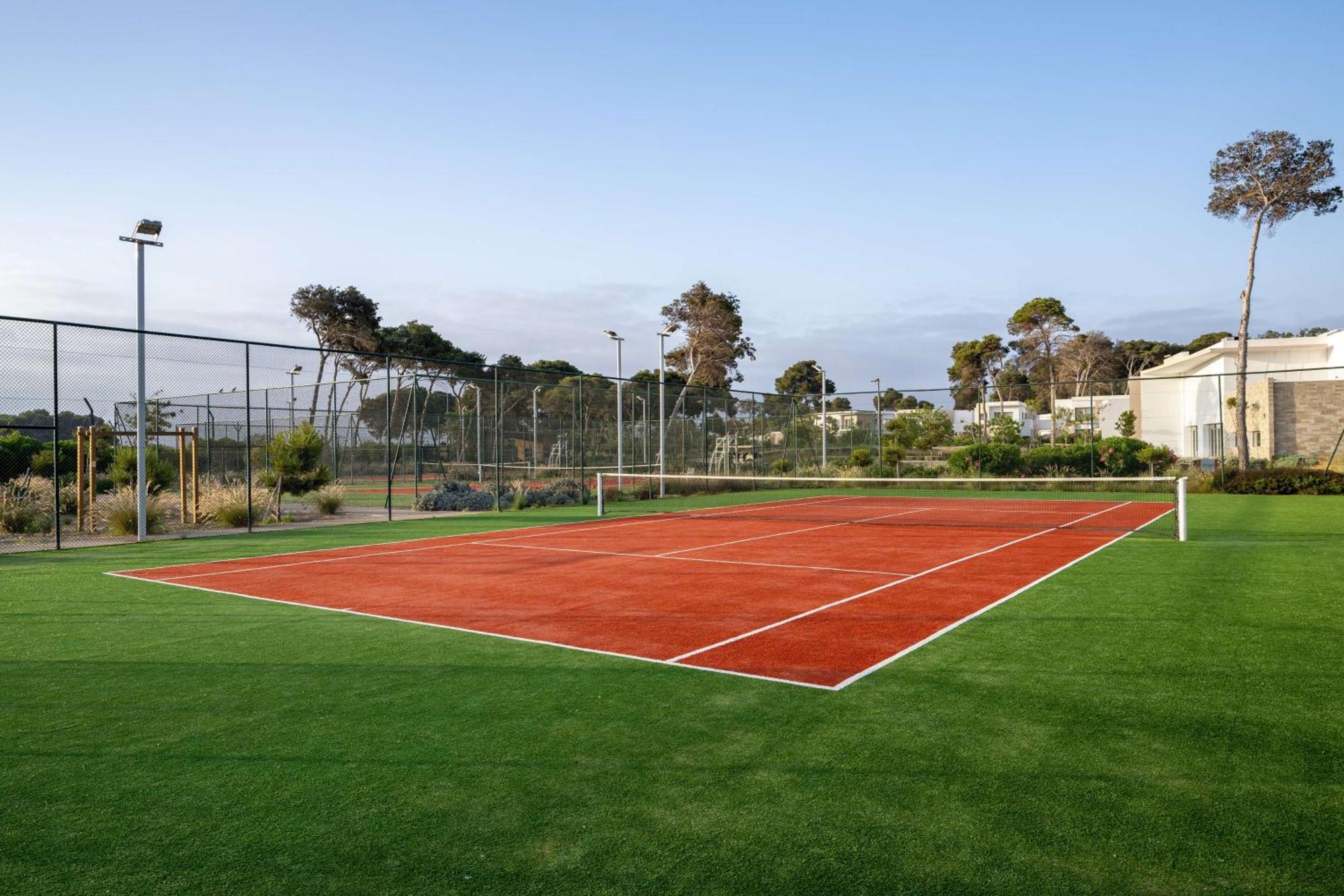 Radisson Blu Resort Al Hoceïma Eksteriør bilde Tennis court