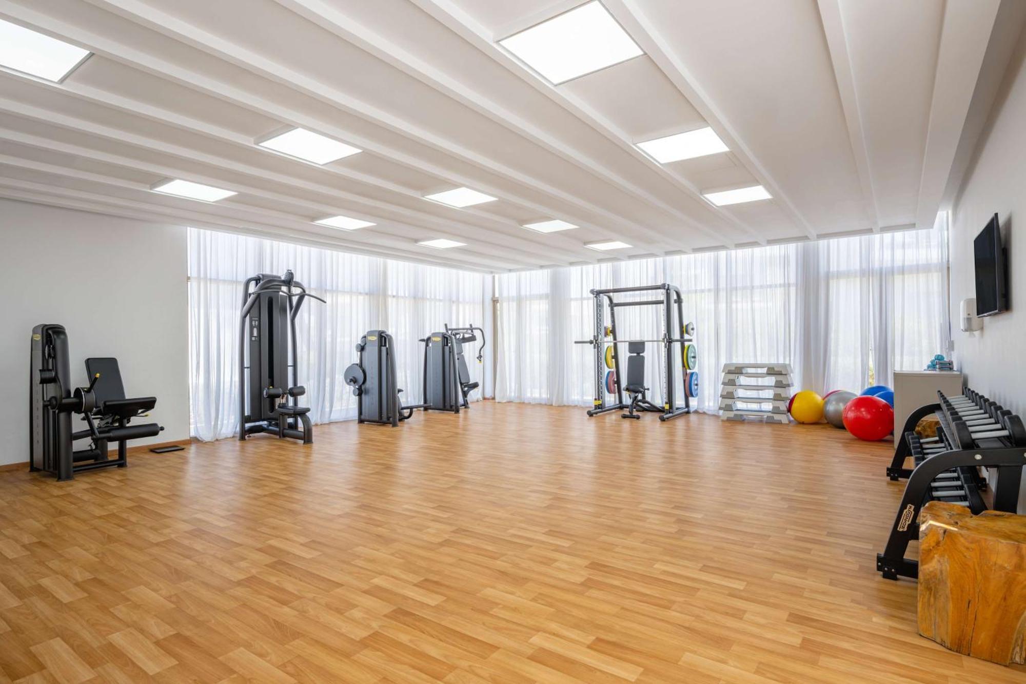 Radisson Blu Resort Al Hoceïma Eksteriør bilde A gym at the University of Nicosia